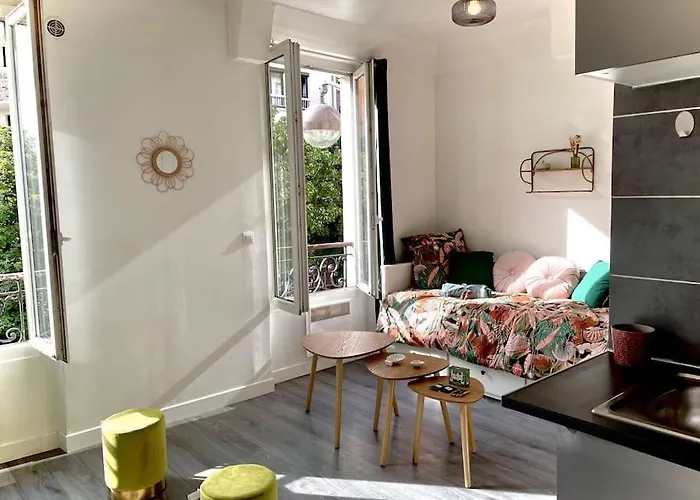 Charming Bright Sunny Near Canal St Martin Paris