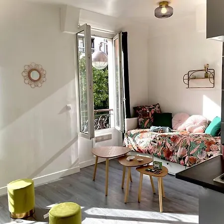 Charming Bright Sunny Near Canal St Martin Párizs