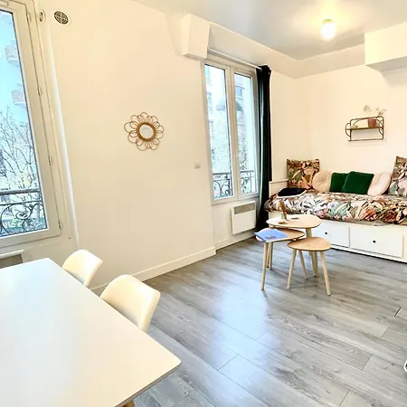 Charming Bright Sunny Near Canal St Martin Apartman